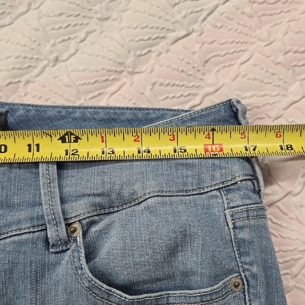 3/$10 Torrid Denim Blue Cropped Jeans